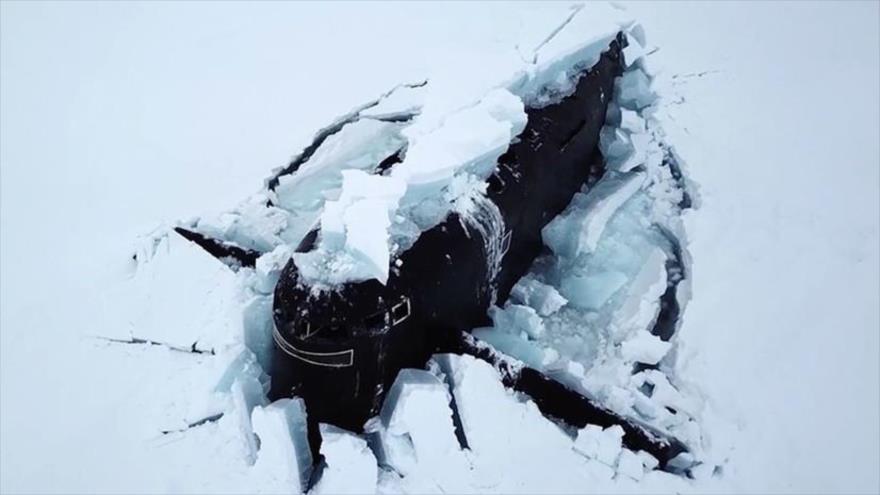 Vídeo: 3 submarinos nucleares rusos emergen de hielo en Ártico