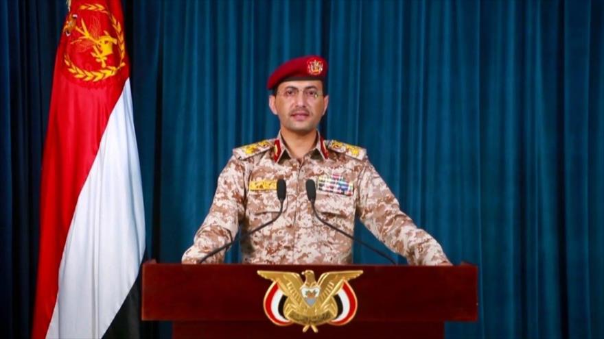 El portavoz del Ejército yemení, el teniente general Yahya Sari, durante una rueda de prensa.