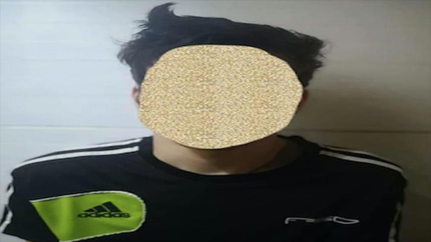 Terrorista capturado por las fuerzas de seguridad iraquíes en la carretera Nayaf-Karbala.