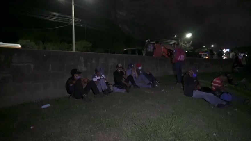  Migrantes hondureños se unen en nueva caravana 