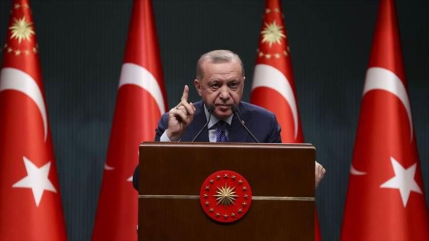 El presidente turco, Recep Tayyip Erdogan, habla durante un acto en Ankara, la capital. 10 de marzo de 2021. (Foto: AFP)