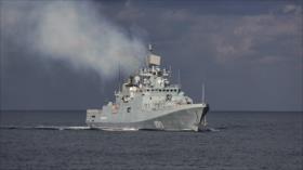 Fragata de Rusia realiza disparos simulados en aguas del mar Negro