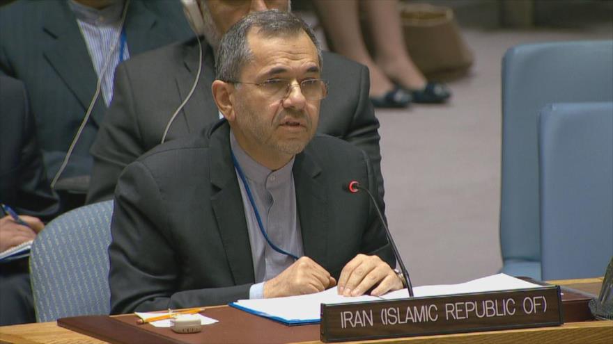 El representante permanente de Irán ante la Organización de las Naciones Unidas (ONU), Mayid Tajt Ravanchi, habla durante una sesión del organismo.