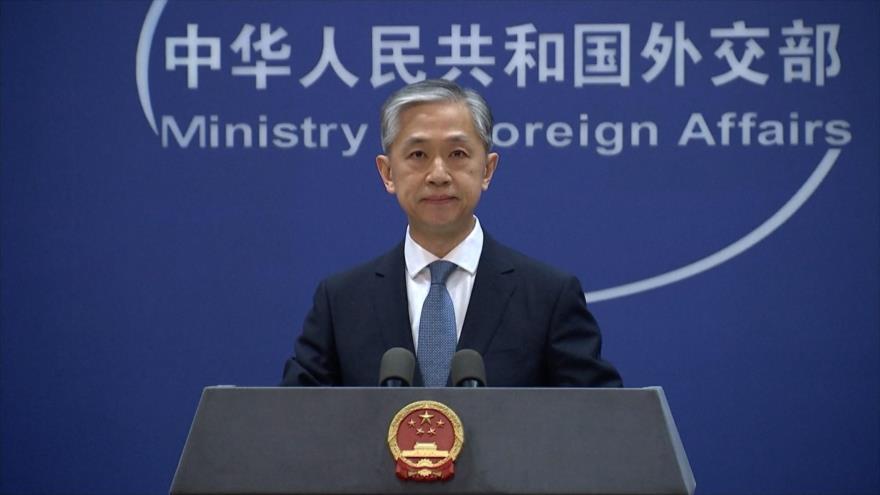 El portavoz del Ministerio chino de Asuntos Exteriores, Wang Wenbin, en una rueda de prensa en Pekín (capital), 19 de abril de 2021.