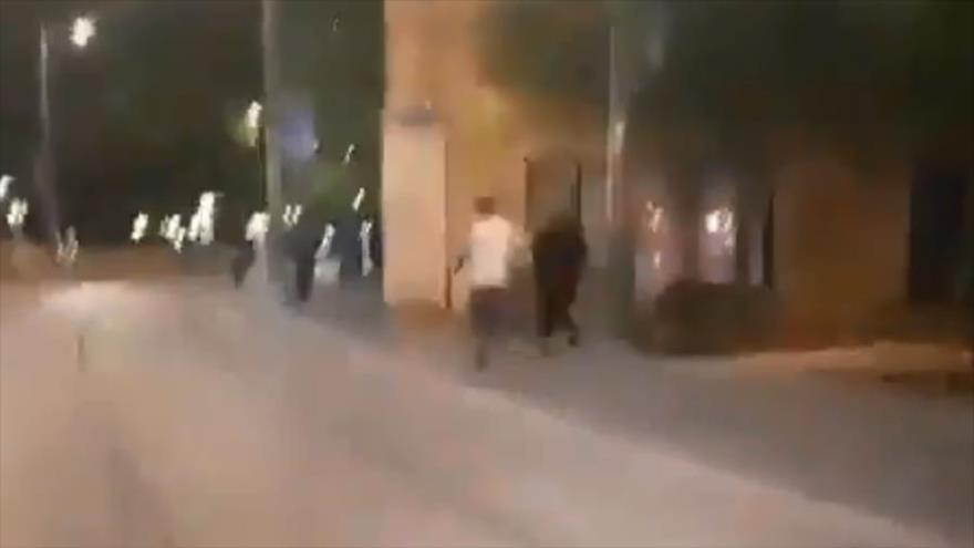 Israelíes huyen hacia búnkeres tras explosión cerca de Dimona | HISPANTV