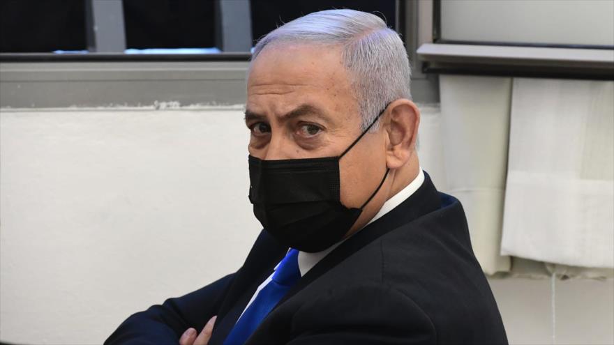 El premier israelí, Benjamín Netanyahu, en una corte en Al-Quds (Jerusalén), 8 de febrero de 2021. (Foto: AP)
