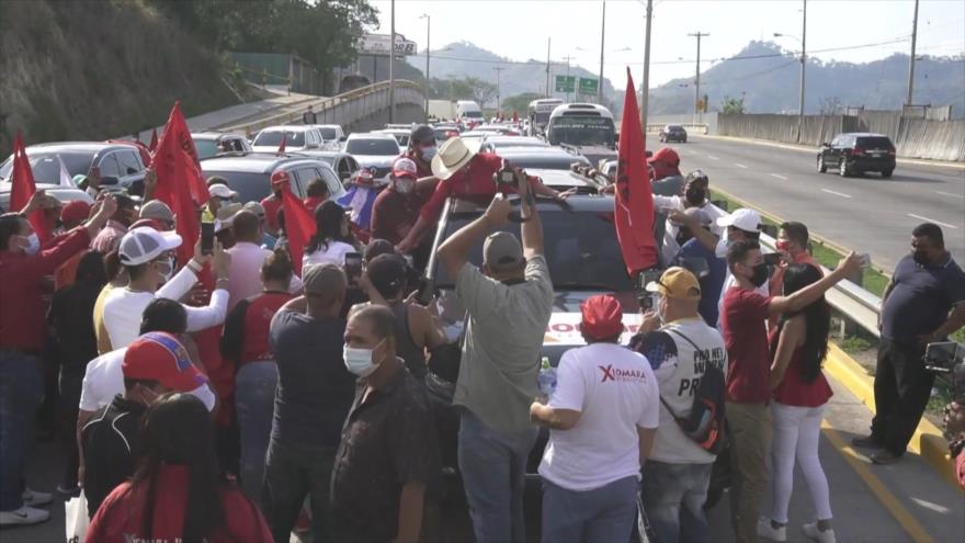 Xiomara Castro realiza caravana política en Honduras