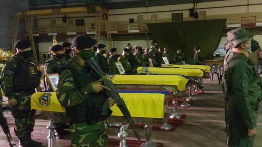 Féretros de soldados venezolanos caídos en Apure, según publica en su cuenta de Twitter el mayor general Domingo Hernández, 28 de abril de 2021.