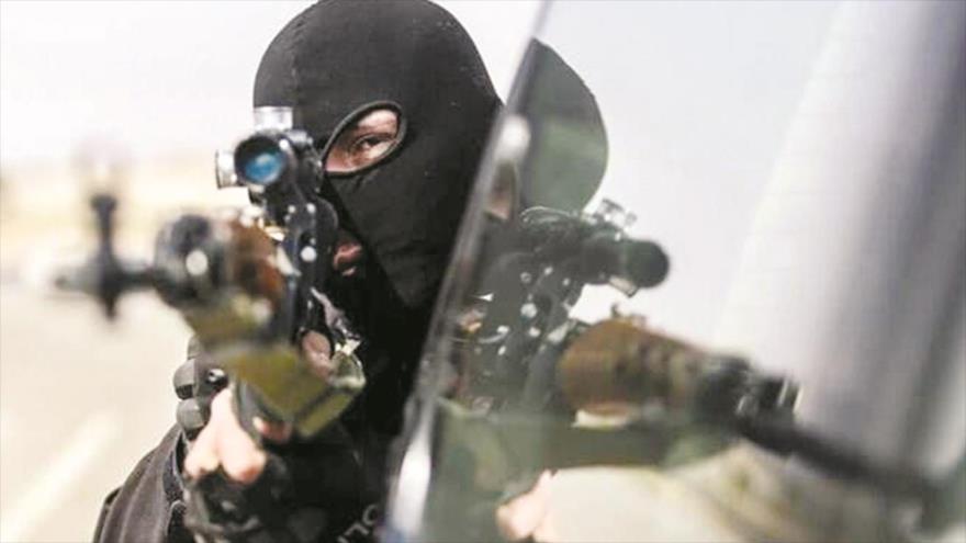 Un miembro de las fuerzas de seguridad de Irán durante una operación. 