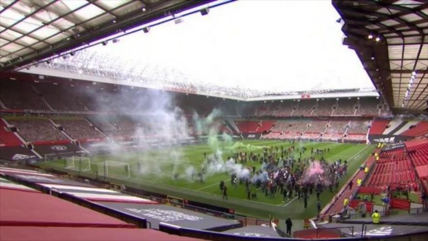 Caos en el estadio provoca suspensión del Manchester United–Liverpool