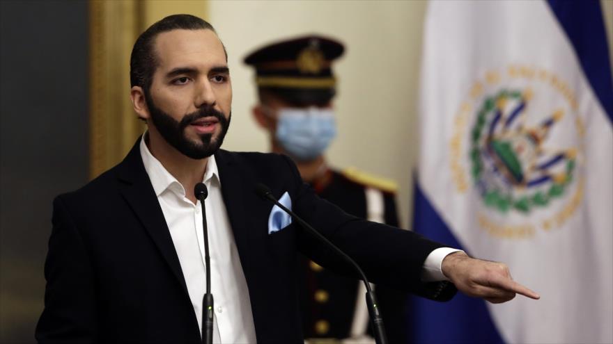 El presidente de El Salvador, Nayib Bukele, ofrece una rueda de prensa en San Salvador, la capital, 24 de septiembre de 2020. (Foto: AFP)