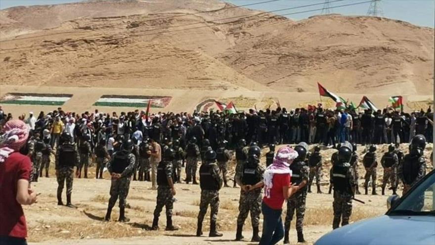 Vídeo: Jordanos y libaneses llegan a frontera en apoyo de Palestina