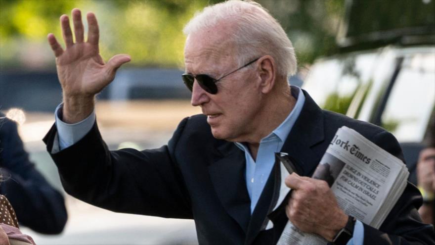 El presidente de EE.UU., Joe Biden, cerca de la Casa Blanca, en Washington D.C., 15 de mayo de 2021. (Foto: AFP)