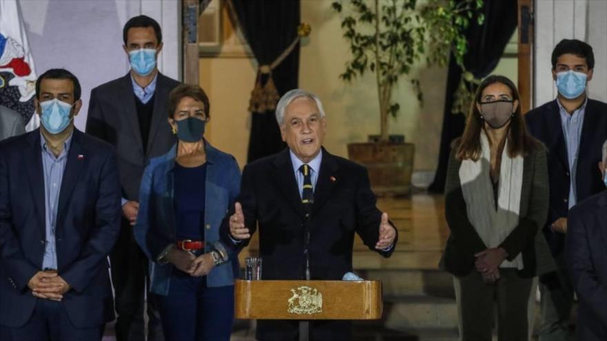 Piñera levanta bandera blanca: Chile pide “una profunda reflexión”