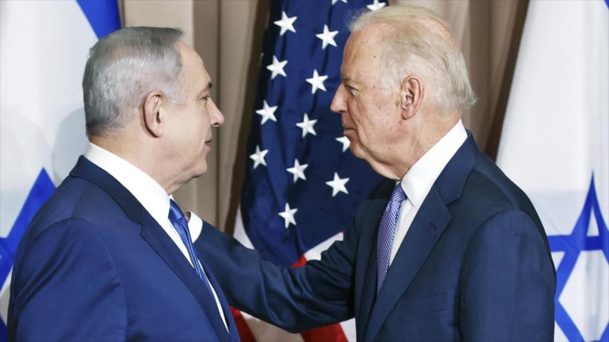 El primer ministro israelí, Benjamín Netanyahu (izda.), y el presidente estadounidense, Joe Biden, en Suiza, 21 de enero de 2016. (Foto: AP)