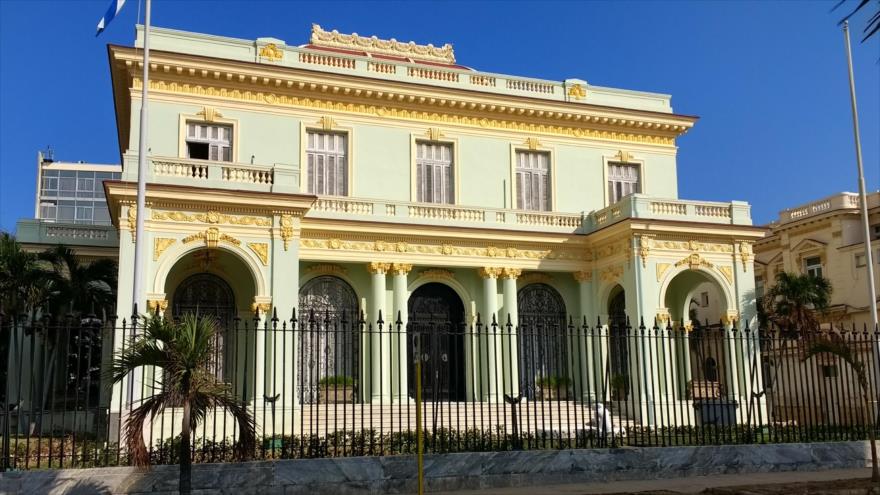 El edificio de la Cancillería de Cuba en La Habana, la capital.