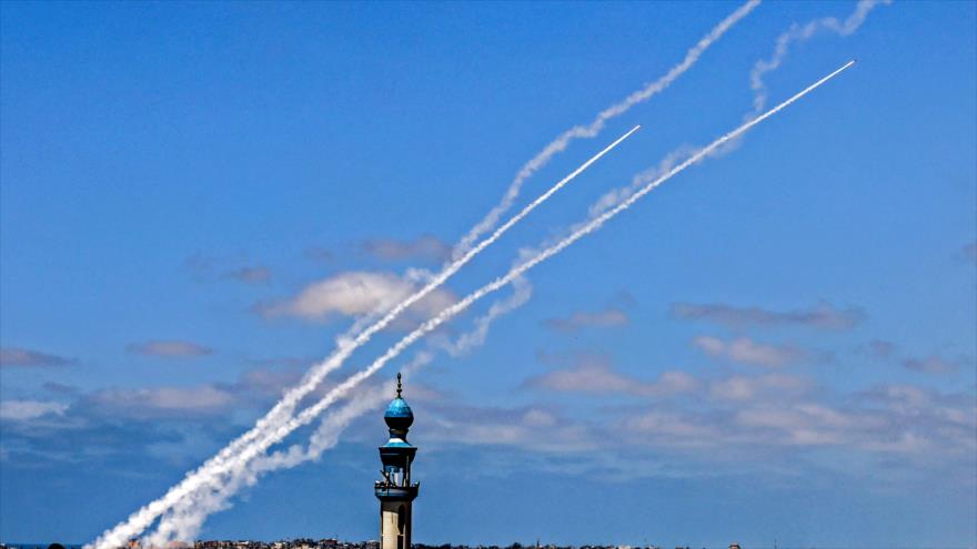 Cohetes disparados desde Franja de Gaza hacia los territorios palestinos ocupados por Israel, 20 de mayo de 2021. (Foto: AFP)