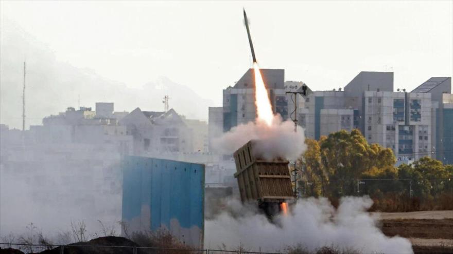 El sistema antimisiles Cúpula de Hierro desplegado cerca de la ciudad de Ashdod, en territorios ocupados palestinos, 17 de mayo de 2021. (Foto: AFP)