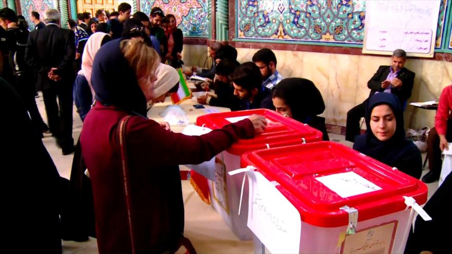 Candidatos presidenciales de Irán siguen sus campañas televisivas