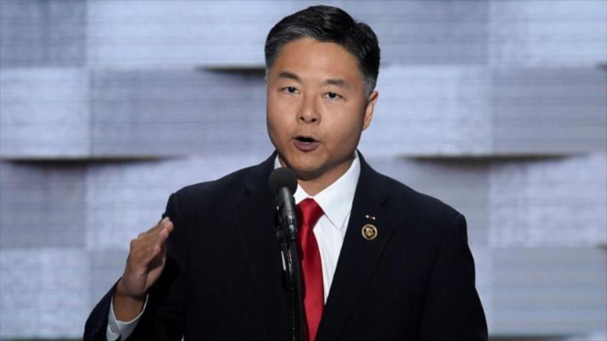 El congresista demócrata Ted Lieu interviene en la Convención Nacional Demócrata, celebrada en Filadelfia., 28 de julio de 2016. (Foto: AFP)