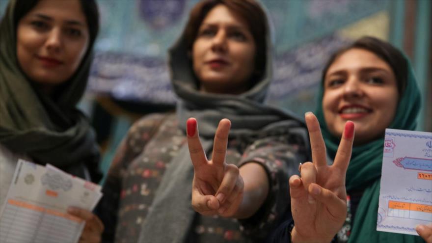 Iraníes en las elecciones presidenciales de mayo de 2017.