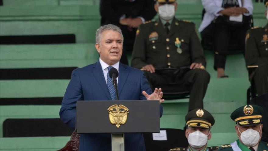 ¿Palo y zanahoria?: Duque informa de “modernización de la Defensa”