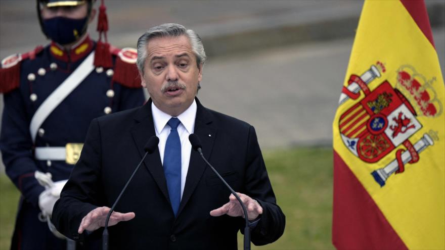Fernández se disculpa por decir que brasileños “vienen de selva” 