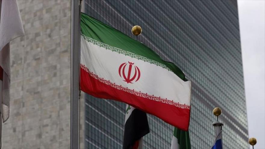 Una bandera iraní en la sede de las Naciones Unidas en Nueva York, 8 de enero de 2020. (Foto: Xinhua)