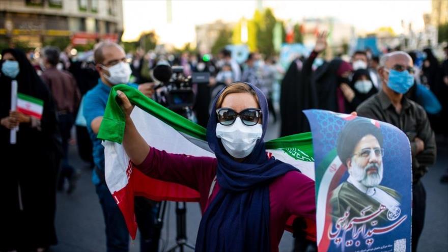 Los seguidores del candidato iraní Seyed Ebrahim Raisi en un mitin en una plaza en Teherán, capital iraní, 11 de junio de 2021. (Foto: FARS)