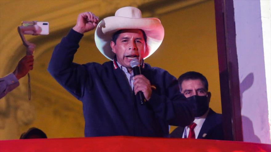 Castillo llama a no caer en la provocación ante presunto fraude 