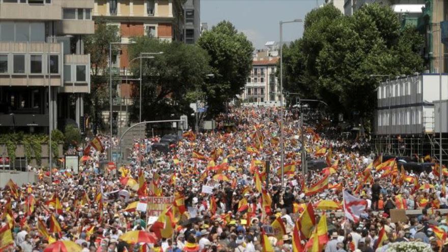 Vídeo: Madrileños protestan contra indultos a líderes catalanes | HISPANTV