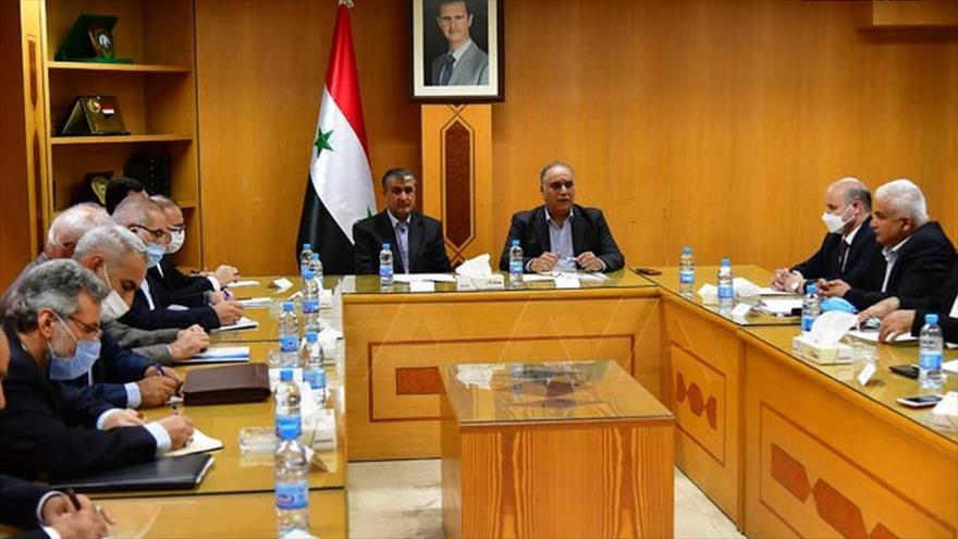 Una delegación iraní se reúne con las autoridades sirias en Damasco, Siria, 16 de junio de 2021. (Foto: SANA)
