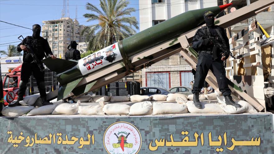 Miembros del movimiento de la Yihad Islámica de Palestina durante un desfile militar en Gaza, 29 de mayo de 2021. (Foto: AFP)