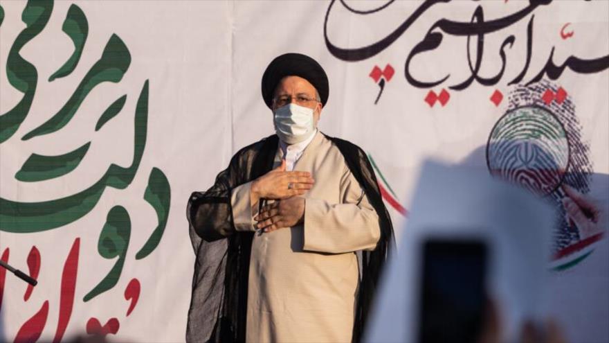 El entonces candidato a las elecciones presidenciales de Irán Seyed Ebrahim Raisi interviene en un mitin electoral. (Foto: IRNA)