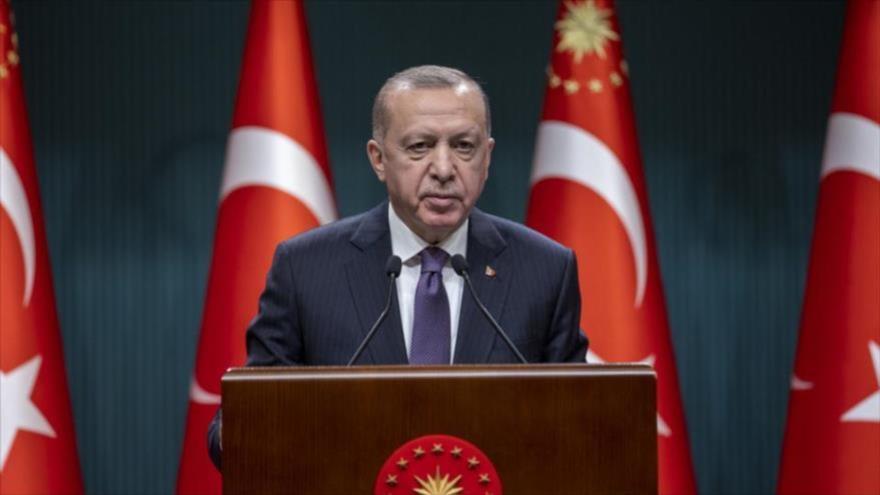 El presidente de Turquía, Recep Tayyip Erdogan, ofrece un discurso durante un acto celebrado en Ankara, capital turca, 26 de abril de 2021. (Foto: Reuters)