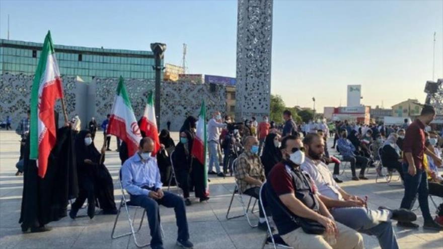 Seguidores de Raisi festejan su victoria en las presidenciales