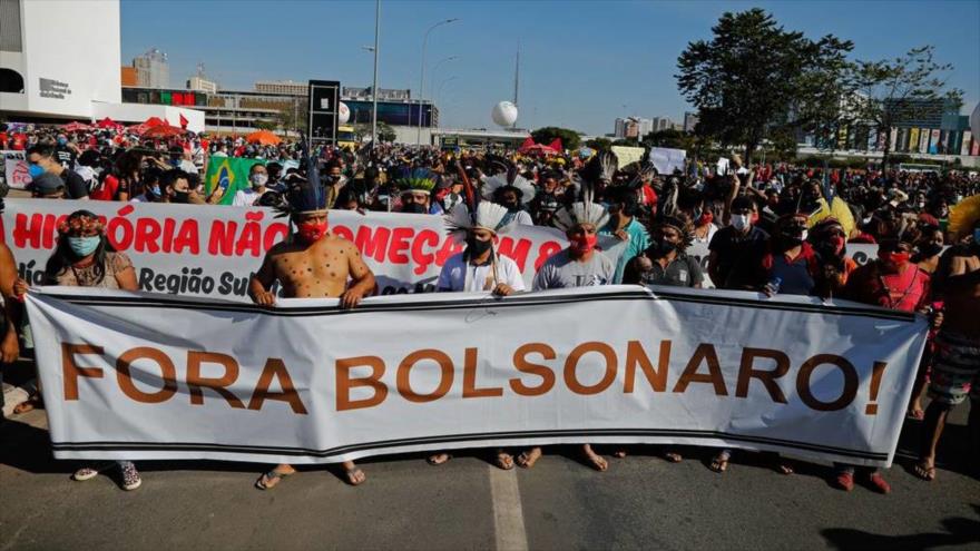 Brasileños protestan contra gestión de Bolsonaro durante la pandemia | HISPANTV