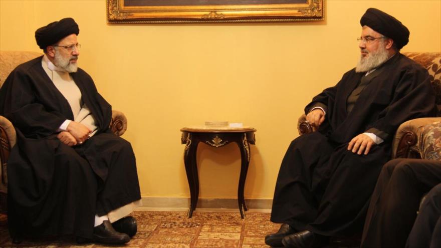 El líder de Hezbolá, Seyed Hasan Nasralá (dcha.), y Seyed Ebrahim Raisi, en Beirut, la capital de El Líbano.