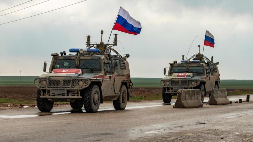 Vídeo: Fuerzas rusas hacen retroceder a convoy de EEUU en Siria