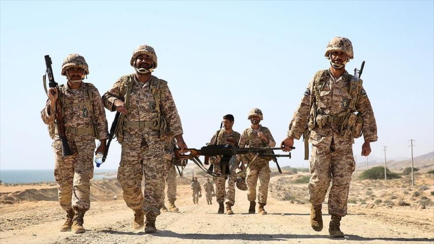 Fuerzas terrestres del Cuerpo de Guardianes de la Revolución Islámica (CGRI) durante un entrenamiento militar. (Foto: FARS)