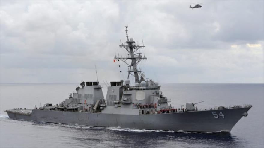 El destructor de misiles guiados estadounidense USS Curtis Wilbur patrulla en el Mar de Filipinas. (Foto: Reuters)