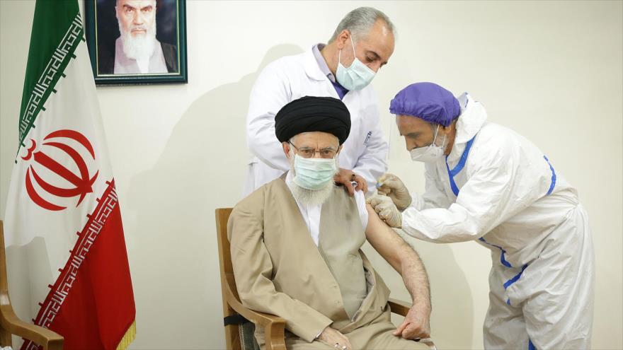 Líder de Irán es vacunado contra COVID con vacuna nacional COVIRAN | HISPANTV