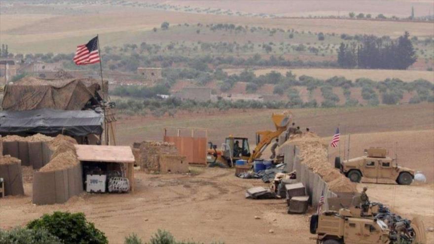 Atacan con cohetes una base militar de EEUU en el este de Siria | HISPANTV