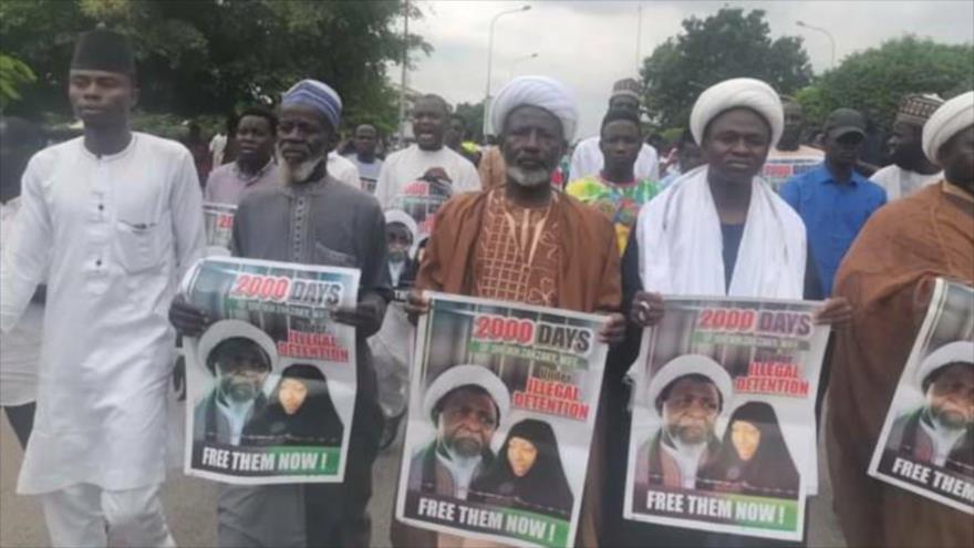 Partidarios del líder chií, el sheij Ibrahim al-Zakzaky, piden la liberación del líder y su mujer, en Abuya, capital de Nigeria, 21 de junio de 2021.