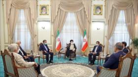 “Actitudes empáticas”: Raisi se reúne con exrivales presidenciales