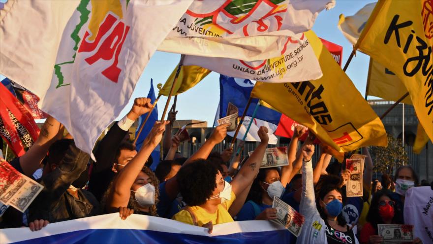 Brasileños se manifiestan contra el mandatario Jair Bolsonaro en Brasilia, la capital, 30 de junio de 2021. (Foto: AFP)