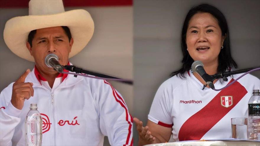 Fotos de los candidatos presidenciales de Perú, Pedro Castillo y Keiko Fujimori, en un debate en Chota, Cajamarca, Perú, el 1 de mayo de 2021.(Foto: AFP)