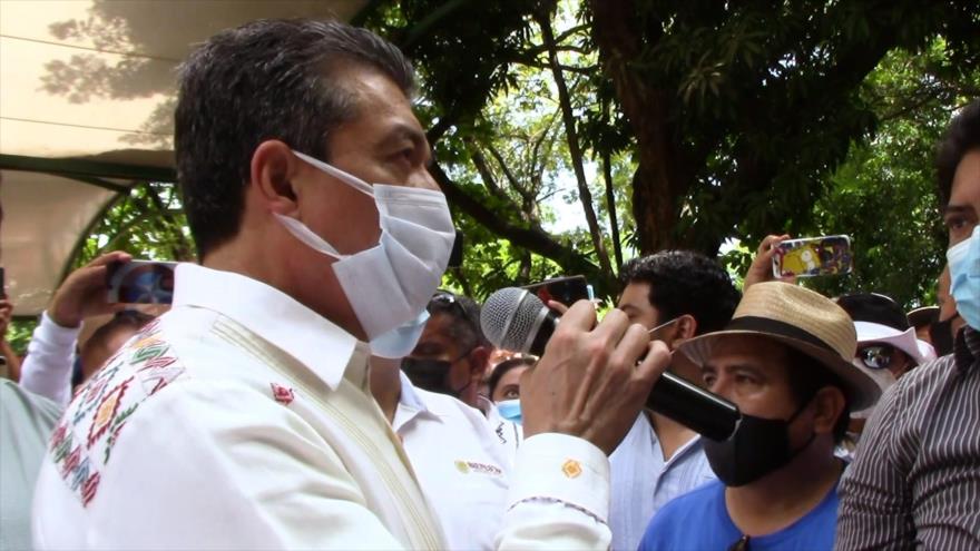 Maestros mexicanos protestan en Chiapas por falta de pagos