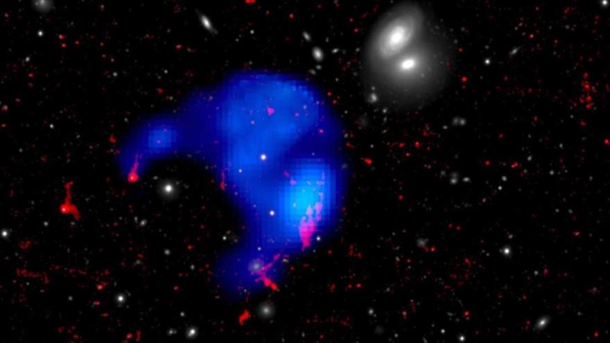 Astrónomos han localizado una nube aislada, más grande que la Vía Láctea.