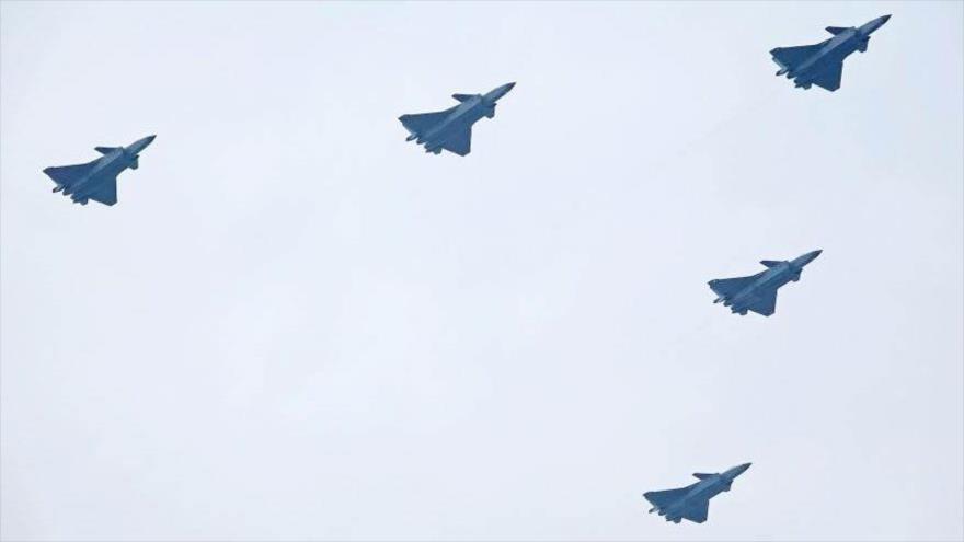 EEUU en alerta ante “dragones poderosos” de China, cazas J-20